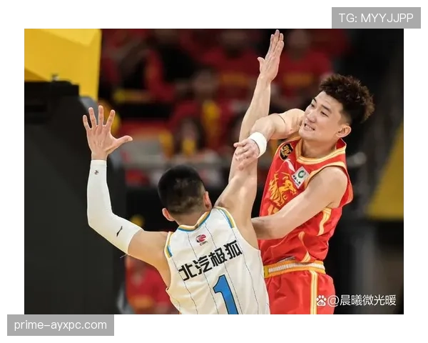 进攻犯规判罚要点：身体接触与推进界限